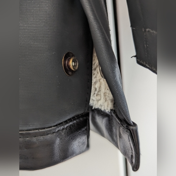 Men's Jacket - Picture 4 of 8